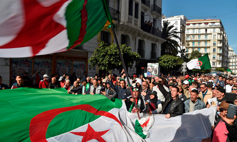 العفو الدولية تطالب الجزائر بإلغاء أحكام جماعية بإعدام أكثر من 50 شخصاً