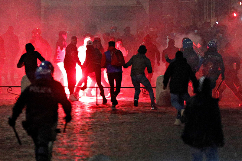 إيطاليا..-اشتباكات-بين-الشرطة-والمحتجين-في-ميلانو