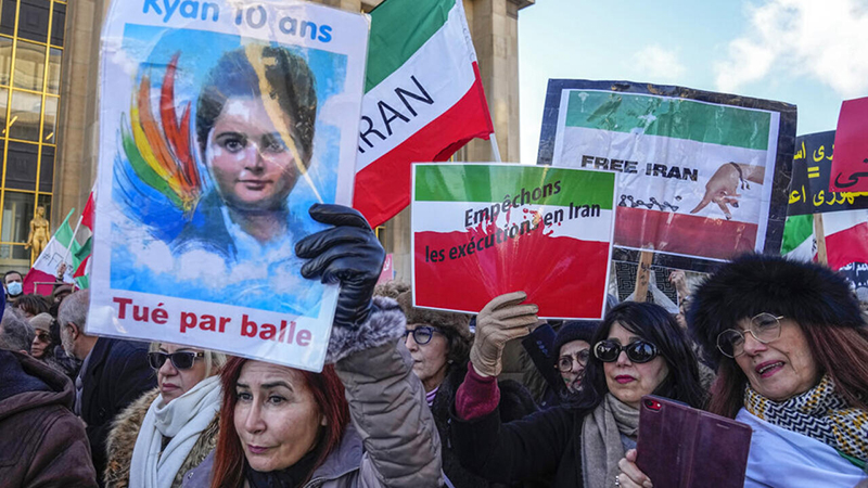 السلطات الإيرانية تفرج عن عدد من الناشطات والصحفيات البارزات