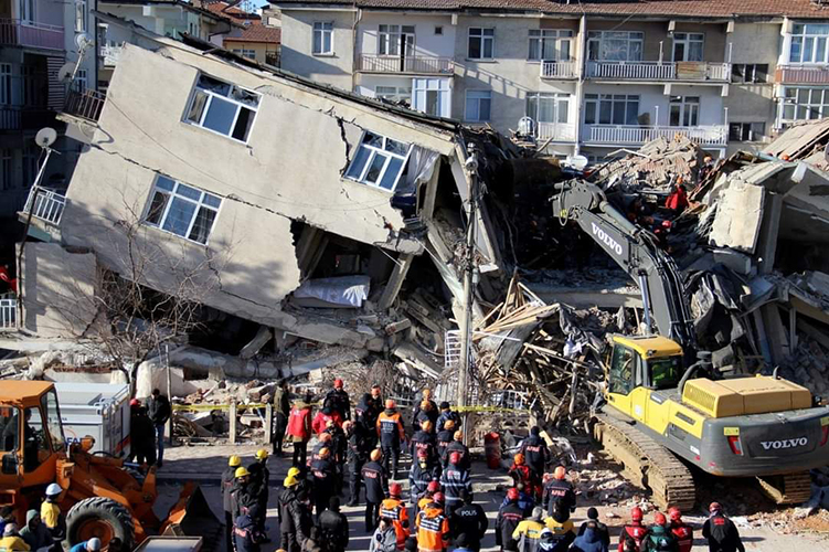 زلزال شرق المتوسط.. 20 ألف قتيل و70 ألف جريح... وقيمة الأضرار تفوق 4 مليارات دولار