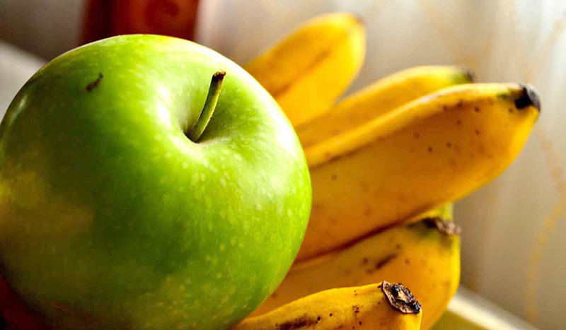 الموز والتفاح
