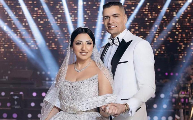 حسن شاكوش يرد على منتقدي سجود عروسه خلال حفل الزواج