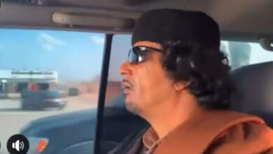 القذافي يظهر في شوارع طرابلس