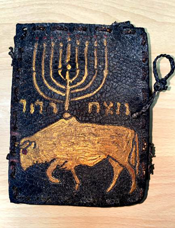 حجز مخطوطات عبرية وقطع نقدية أثرية 1