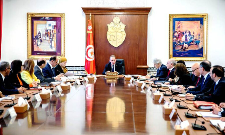 Le Premier ministre supervise la réunion du Cabinet