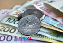 Le dinar baisse face au dollar et à l'euro