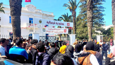 Les habitants de Bni Ayash manifestent devant le tribunal primaire de Garmbalia