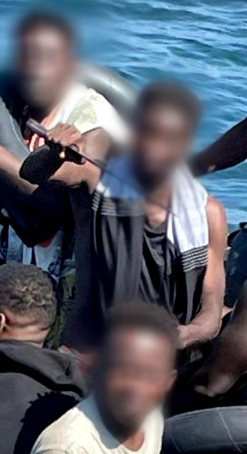 Dangereux... La Garde Marine saisit des « Molotov » et des machettes lors de la déjouation d'un « incendie »