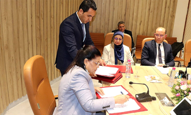 Signature d'un accord de prêt syndiqué en devises avec 16 institutions bancaires locales