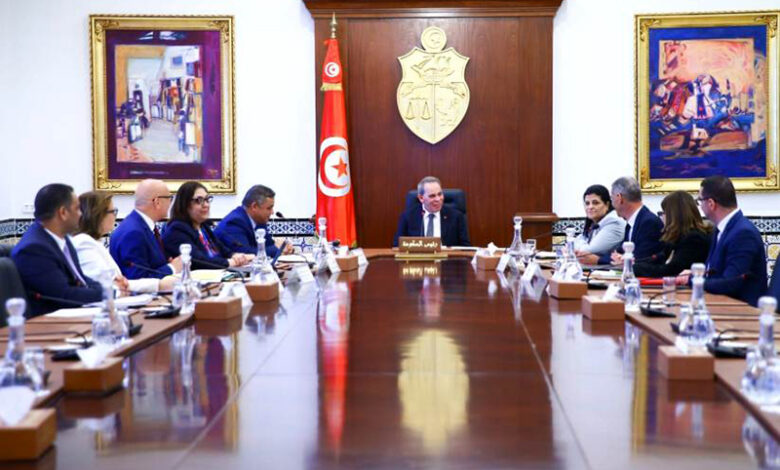 Le Premier ministre supervise un cabinet ministériel restreint