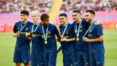 Le club espagnol de Barcelone rend hommage à ses joueurs, champions de l'Euro et des JO de Paris