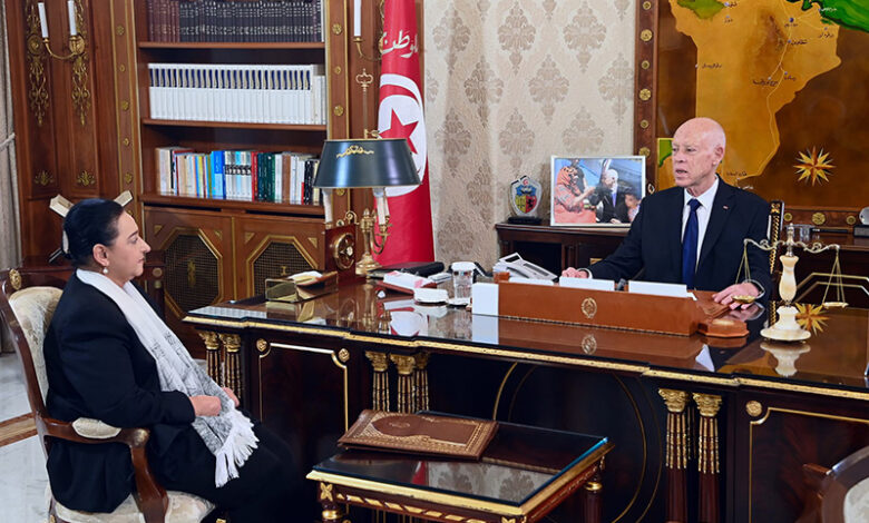 kais saied et amina srarfi