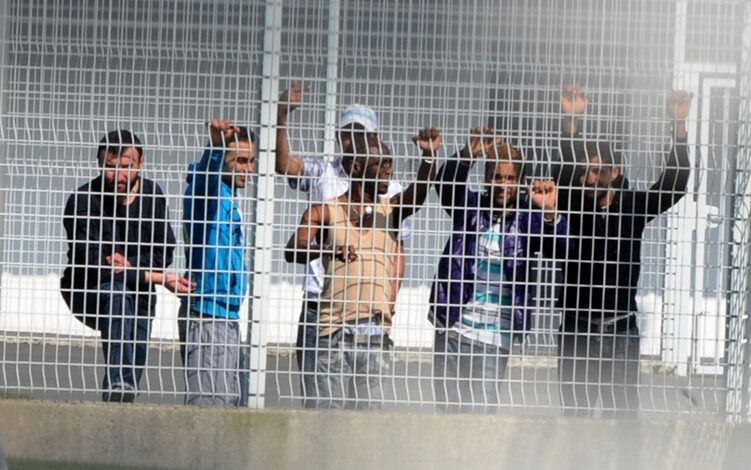 Des migrants tunisiens s'évadent d'un centre de détention en France