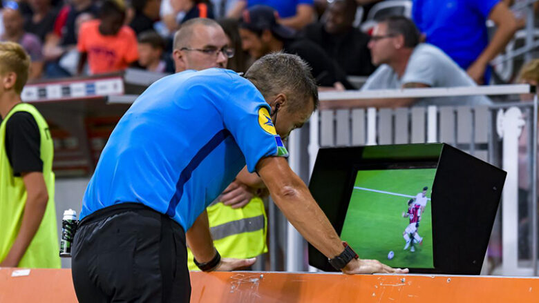 VAR-FIFA