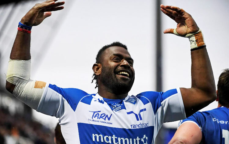 Le joueur de rugby fidjien Gosaya Raisoke