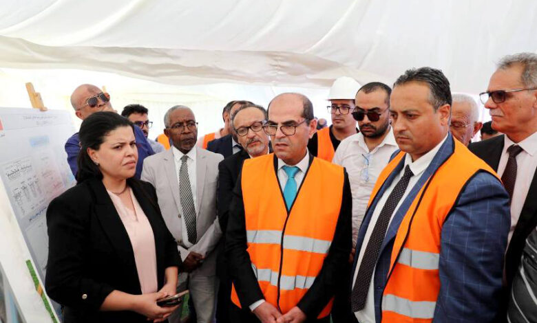 Le ministre de l'Equipement et de l'Habitat s'intéresse aux projets bloqués dans la région de Sfax.