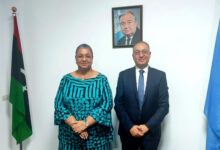 Rencontre de l'ambassadeur de Tunisie à Tripoli, Al-Assad Ajili, avec la cheffe de la Mission d'appui des Nations Unies en Libye, Hanna Tetteh.