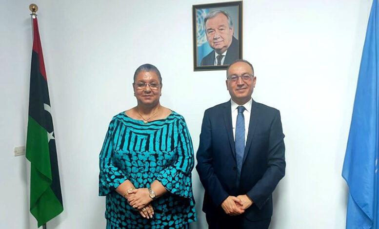 Rencontre de l'ambassadeur de Tunisie à Tripoli, Al-Assad Ajili, avec la cheffe de la Mission d'appui des Nations Unies en Libye, Hanna Tetteh.