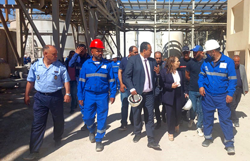 skhira . ministre de l'industrie.....