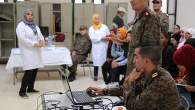 Un convoi sanitaire militaire à l'hôpital de campagne de Ramada