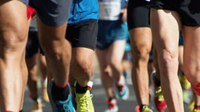 Un coureur se voit retirer sa médaille d'or à cause de ses chaussures !