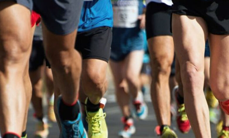 Un coureur se voit retirer sa médaille d'or à cause de ses chaussures !