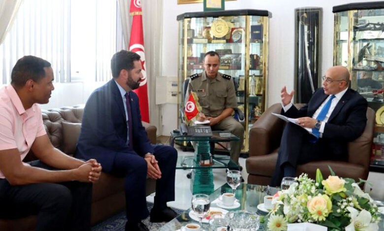 Le développement de la coopération militaire est au centre de la rencontre du ministre de la Défense avec une délégation du Congrès américain.