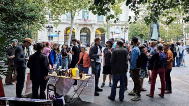 France... Des marches dans plusieurs villes célèbrent la chute du gouvernement de François Bayrou
