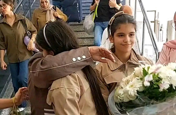 L'arrivée des jumeaux, Bisan et Bilsan, en Tunisie