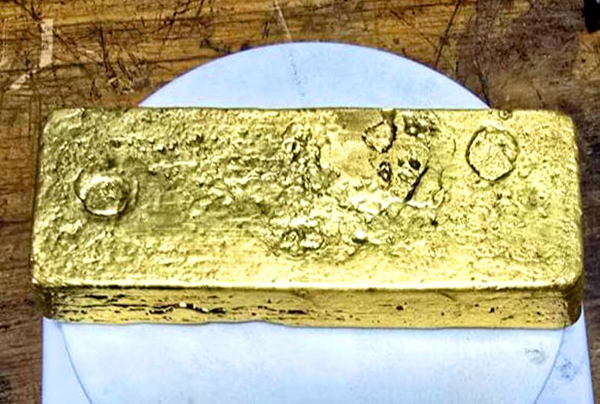 Les douanes déjouent une tentative de contrebande d'un lingot d'or