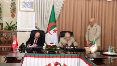 Signature d'un accord de défense tuniso-algérien
