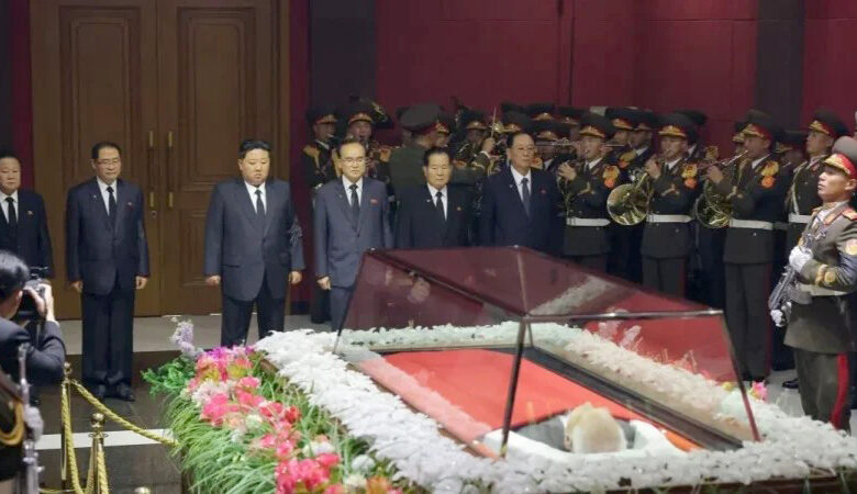 Annonce du décès du président honoraire de la Corée du Nord