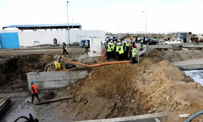 Le ministre de l'Équipement et du Logement inspecte un projet visant à protéger plusieurs zones des inondations dans les gouvernorats de Tunis et d'Ariana.