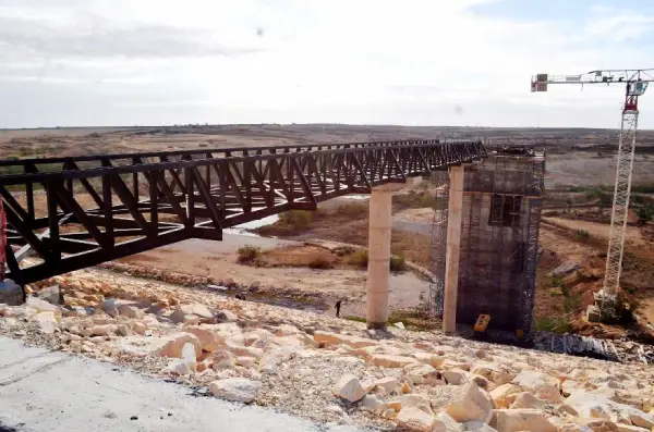 Sousse... Le gouverneur de la région suit l'avancement du projet de barrage réservoir d'Al-Qalaa Al-Kubra.