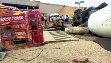 Un terrible accident s'est produit sur le périphérique intermédiaire, sous le tunnel de l'autoroute, dans la région d'Helwan.