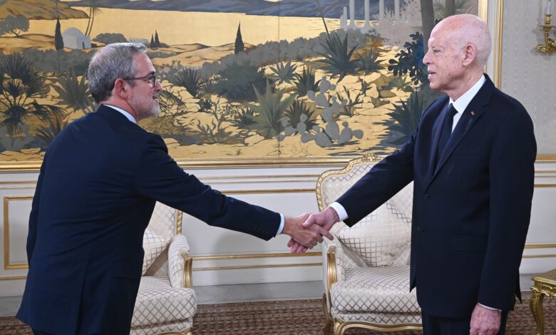 Kais Saied et Javier Puig Saura