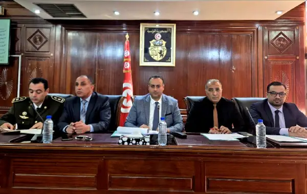 Sfax… Séance de travail supervisée par le gouverneur de la région