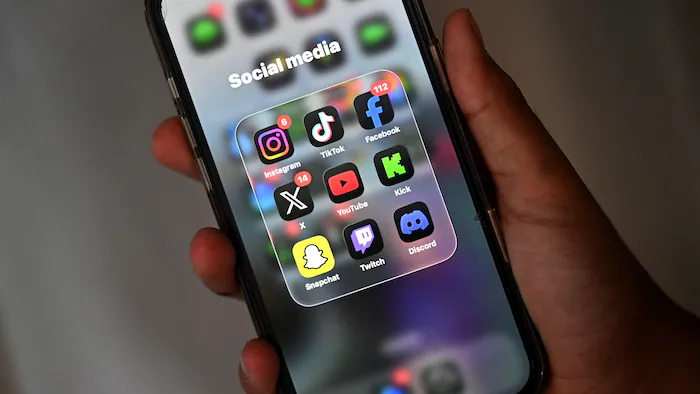 france nouvelle loi reseaux sociaux
