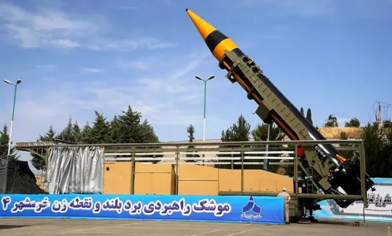 L'Iran dévoile un missile aux capacités « sans précédent ».