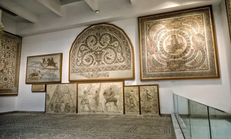Panneaux de mosaïque antiques