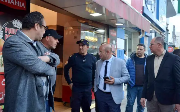 Sfax… Une campagne de terrain pour lutter contre le phénomène d’occupation des trottoirs 02