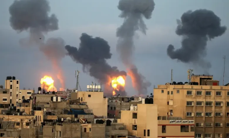 Des explosions massives secouent Tel Aviv