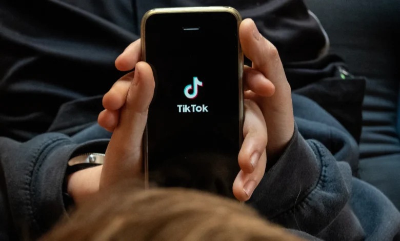 TIK TOK