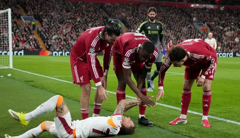 noa lang Injury Galatasarray vs Liverpool