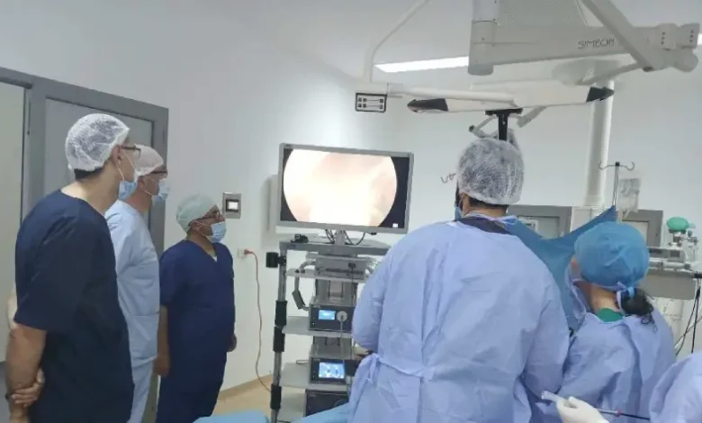 Endoscope pour chirurgie gastro-intestinale