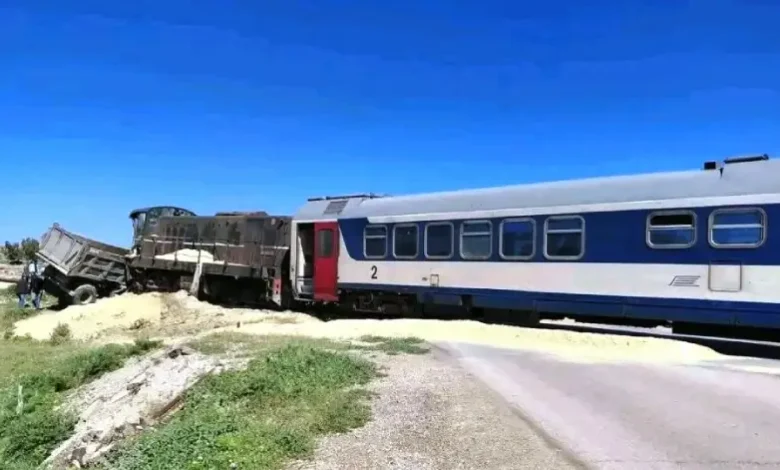 Un train de la Sers est entré en collision avec un camion le 17 avril 2026 à 03h00.