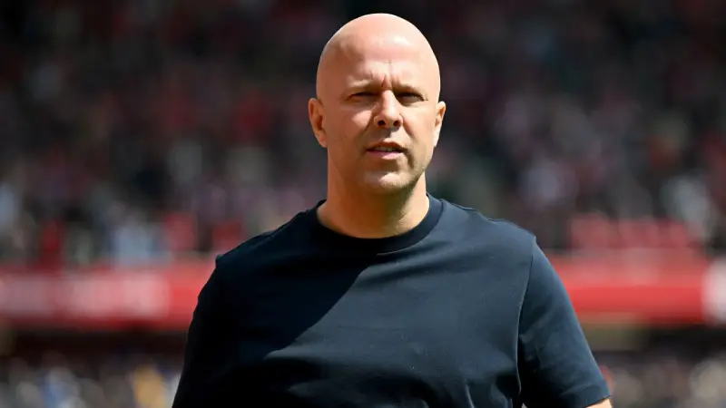 ليفربول يفسخ عقد آرني سلوت