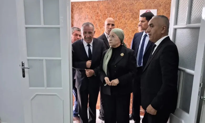 La ministre de la Justice, Leila Jafal, inaugure le siège du tribunal de district de Hajeb El Ayoun, à Kairouan.