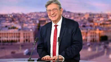 La France Insoumise (LFI) leader Jean-Luc Melenchon poses ahead of an interview on the French TV channel TF1's evening news program where he announced his candidacy for the 2027 French presidential election, in Boulogne-Billancourt, outside Paris, on May 3, 2026. (Photo by Julie SEBADELHA / AFP)