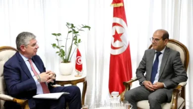 Le ministre de l'Équipement et du Logement s'entretient avec le vice-président de la Banque européenne d'investissement.
